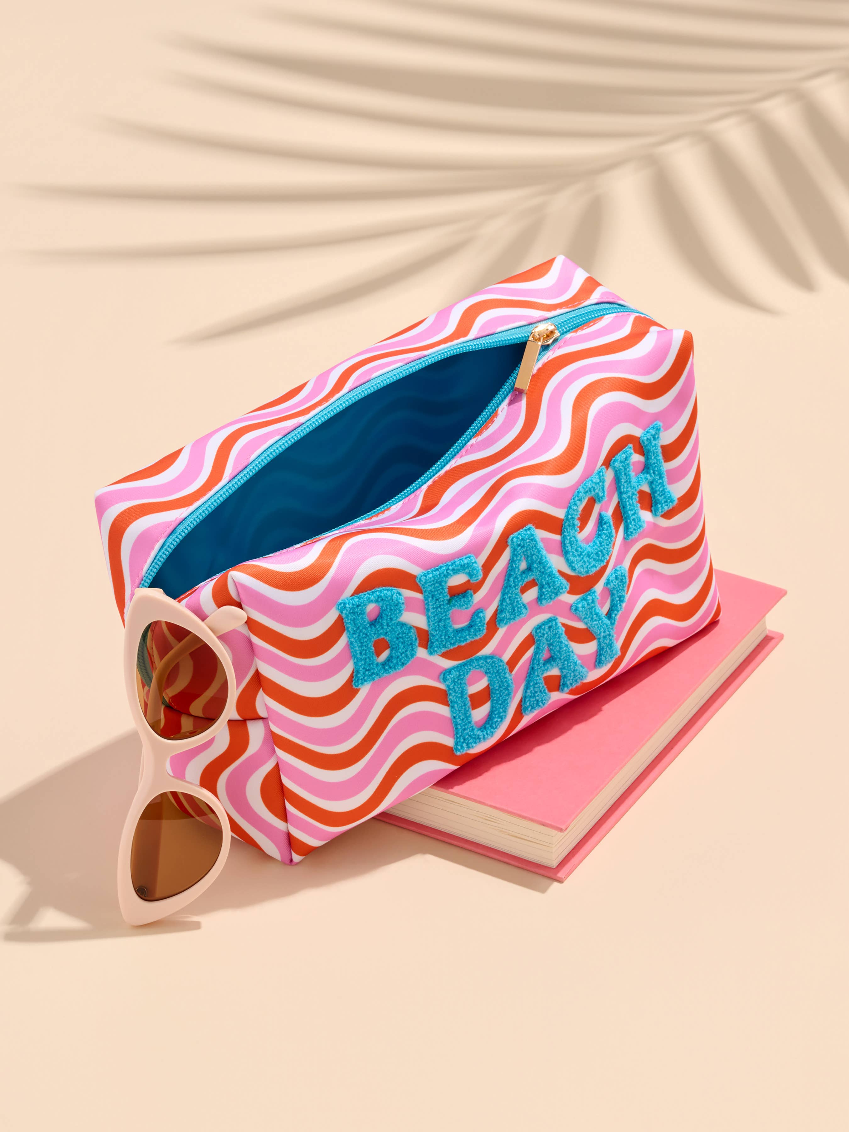 "BEACH DAY" LARGE ZIP POUCH,MULTI